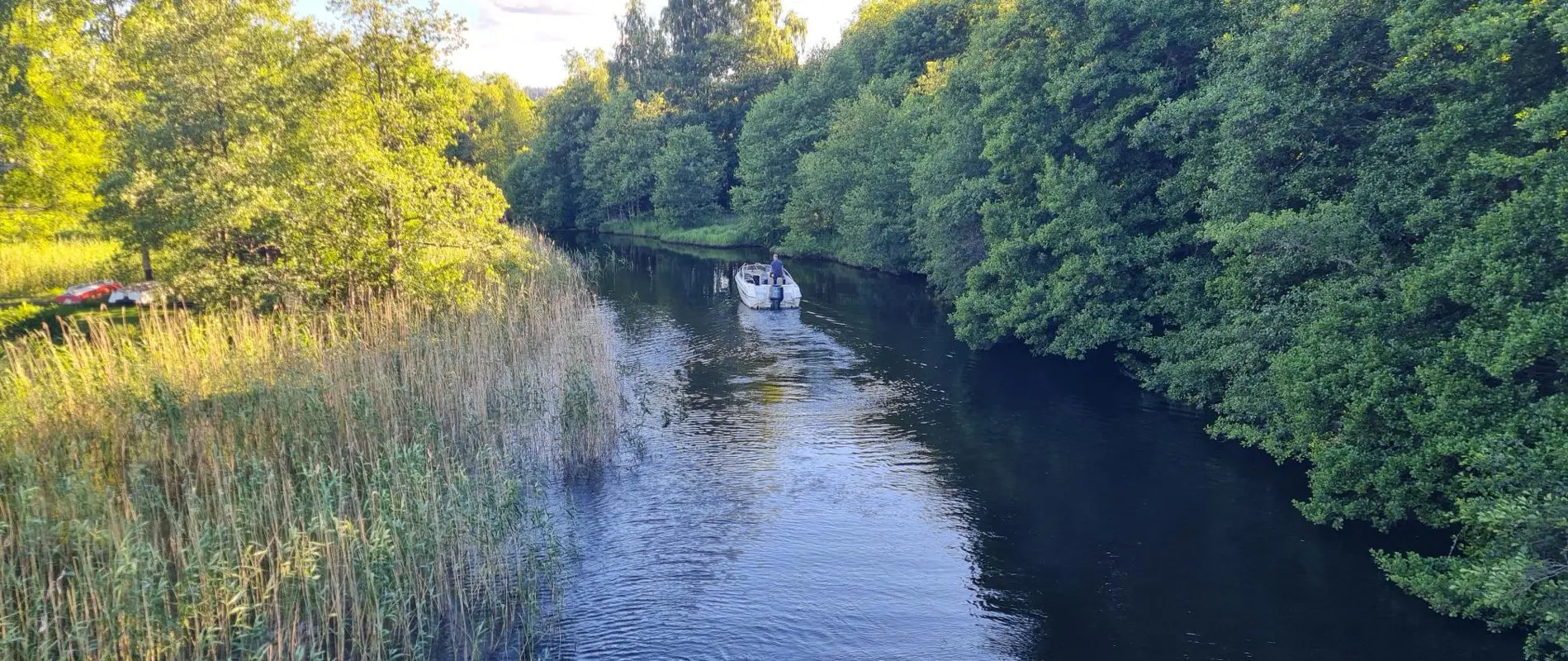 Almenäs in i Viskan förbi Sjöbo