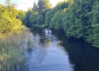 Almenäs in i Viskan förbi Sjöbo